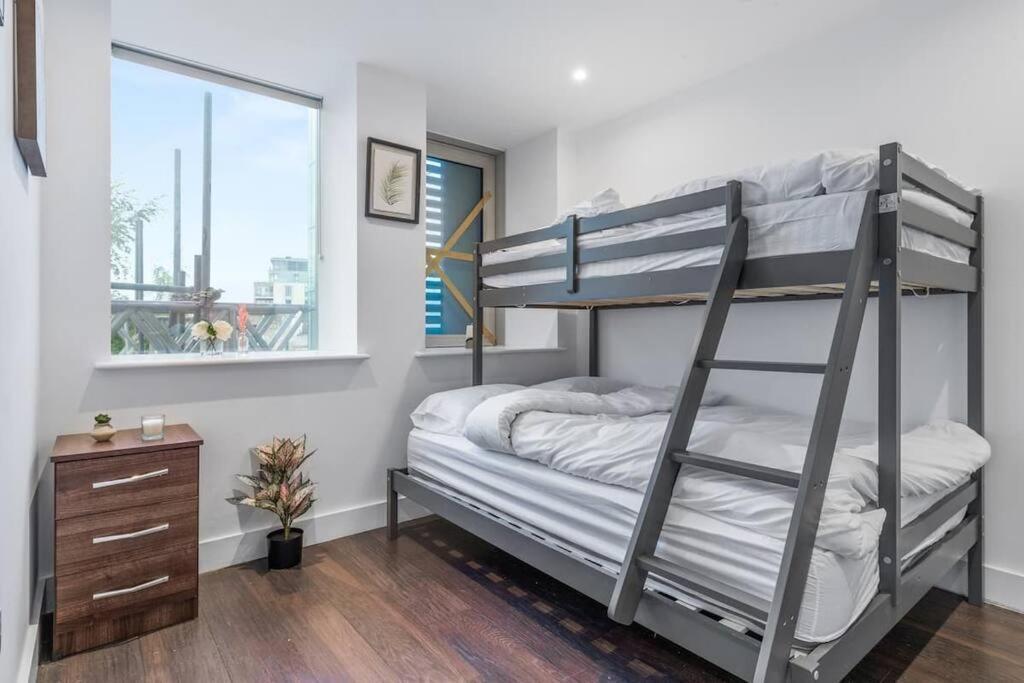 Sleep 7 20 Mins From London Waterloo Bp65 Apartman Kültér fotó