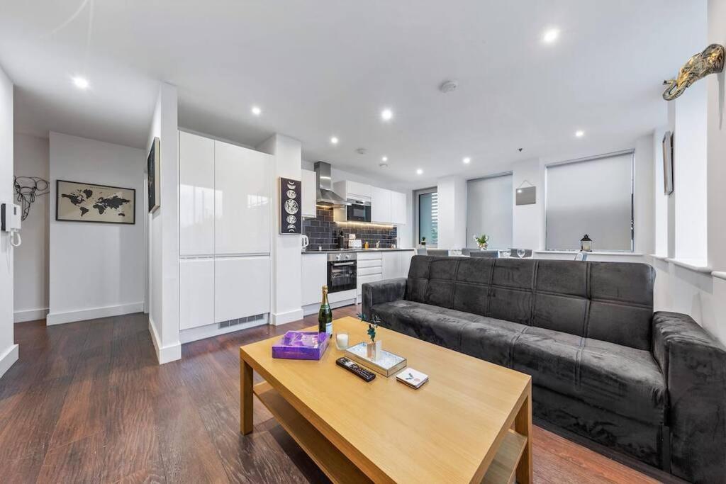 Sleep 7 20 Mins From London Waterloo Bp65 Apartman Kültér fotó